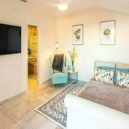 Lägenhet ✰ Luxurious 5 Bedroom Penthouse. Sea Views. Hot Tub. Bbq. Golden Mile *