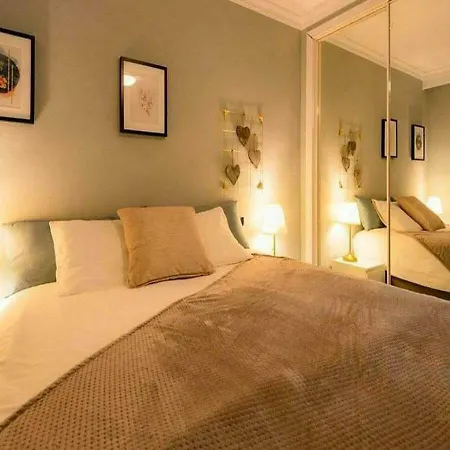 ✰ Luxurious 5 Bedroom Penthouse. Sea Views. Hot Tub. Bbq. Golden Mile Lägenhet