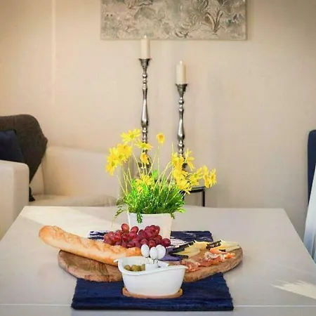 ✰ Luxurious 5 Bedroom Penthouse. Sea Views. Hot Tub. Bbq. Golden Mile 公寓 马尔韦利亚