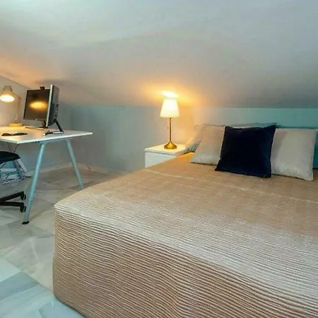 ✰ Luxurious 5 Bedroom Penthouse. Sea Views. Hot Tub. Bbq. Golden Mile * ماربيا