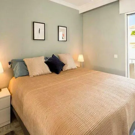 ✰ Luxurious 5 Bedroom Penthouse. Sea Views. Hot Tub. Bbq. Golden Mile * 马尔韦利亚