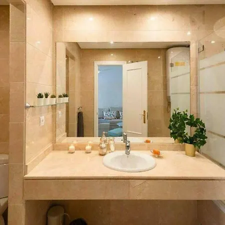 公寓 ✰ Luxurious 5 Bedroom Penthouse. Sea Views. Hot Tub. Bbq. Golden Mile *